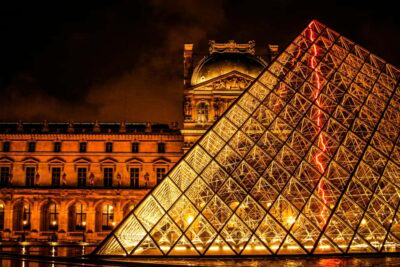 Night at the Louvre Museum: 6-people Max Guided Exploration - Meeting Point, Arrival Timing, and Finding the VOYAGE Sign