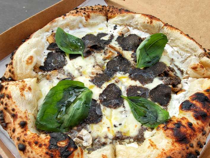 No Diet Club - A selection of the best pizzas in Paris ! - Meeting Your Guide and Your Tiny Group (Up to 8)