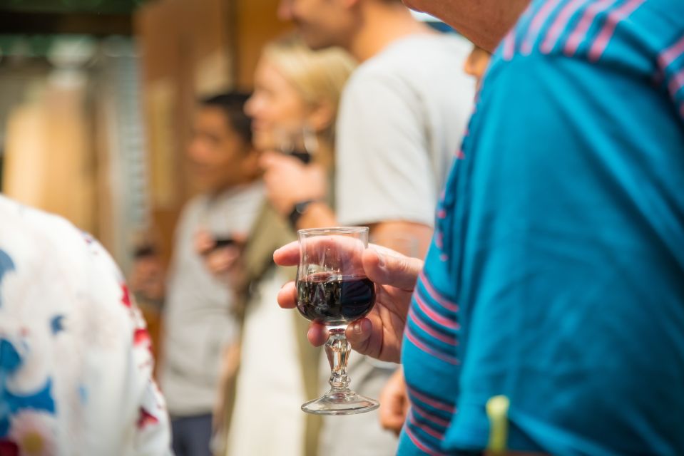 Paris: 2.5–Hour Montmartre Wine and Bistro Tour - Montmartre Aperitif Night: What Makes This Tour Different