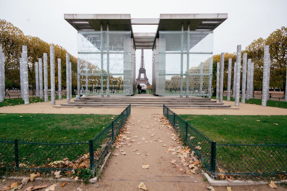 Paris: 2.5-Hour Private City Highlights Kickstart Tour - Louvre from the outside and Tuileries Gardens: seeing the spine of central Paris