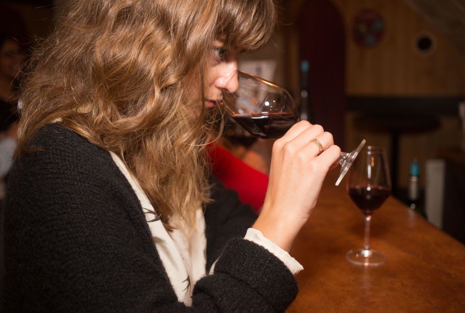 Paris: 2-Hour Wine Making Workshop - Duration and pacing: a tight 2 hours that still teaches a lot