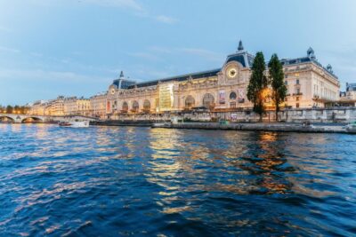 Paris: 3-Course-Dinner Cruise on the Seine with live music - The 3-Course Dinner and Drinks: What You’re Really Paying For