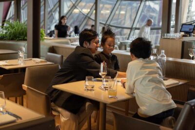 Paris: 3-Course Lunch at Eiffel Tower's Madame Brasserie - Timing and logistics at 1:00 PM: tickets, checkpoints, and standing