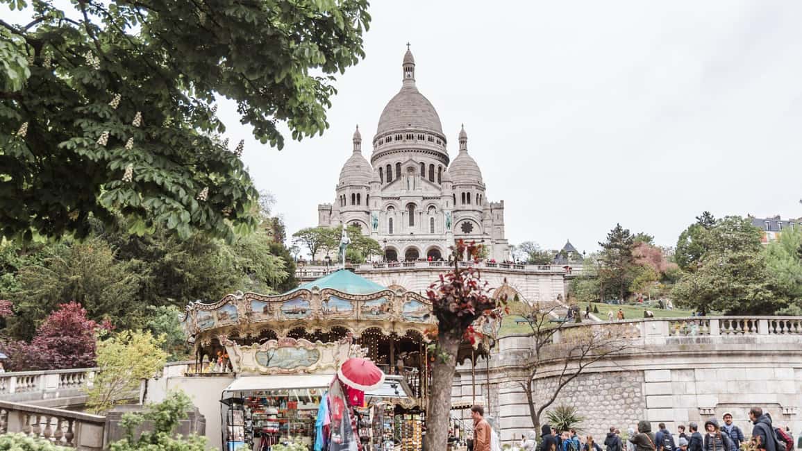 Paris: 3-Hour Private Tour from Champs Élysées to Montmartre - Pickup, meeting points, and keeping the start stress-free