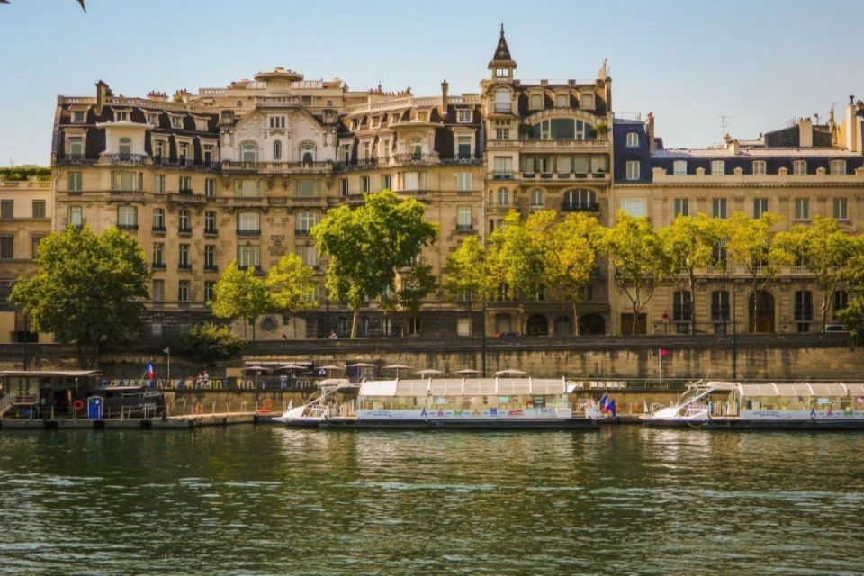 Paris: Army Museum Ticket and Seine River Cruise Combo - What you get on the boat: 1 hour, 14 languages, and Paris views