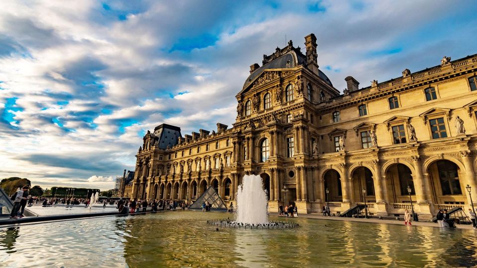Paris Audioguide - TravelMate app for your smartphone - Big icons and palace-scale views: Eiffel Tower, Grand Palais, Invalides