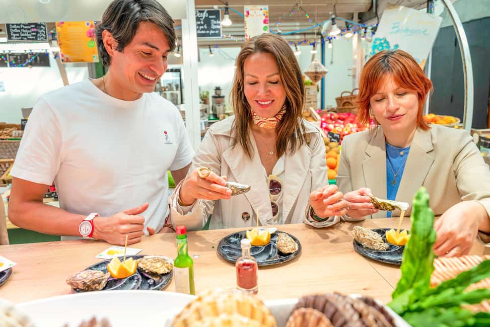 Paris: Authentic Food & Wine Tasting Tour in Le Marais - Stop 5: The Sit-Down Bistro Moment—Onion Soup and Boeuf Bourguignon