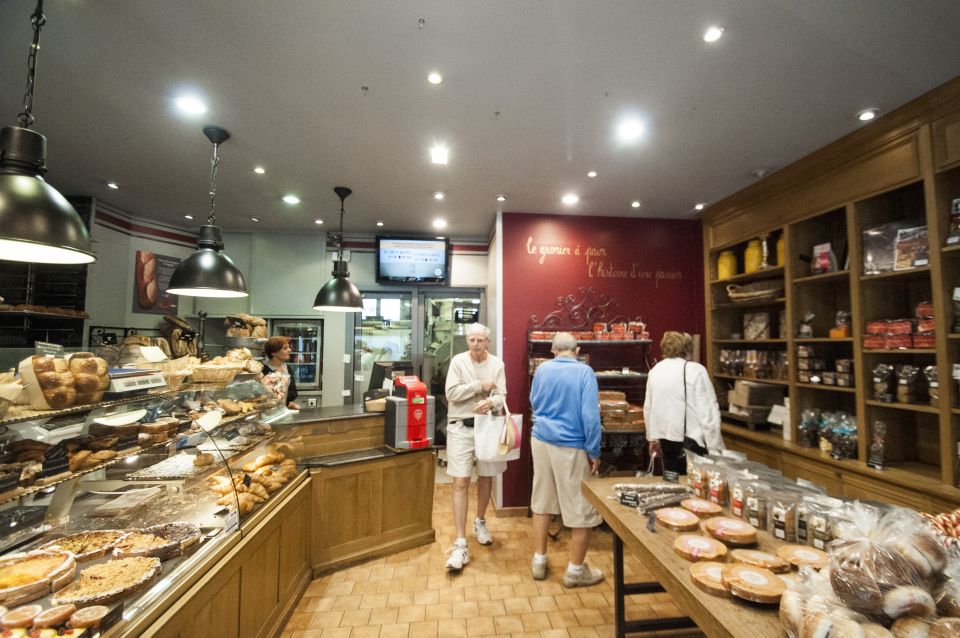 Paris Bakery Tour - Finding the Right Le Grenier à Pain on Rue Caulaincourt