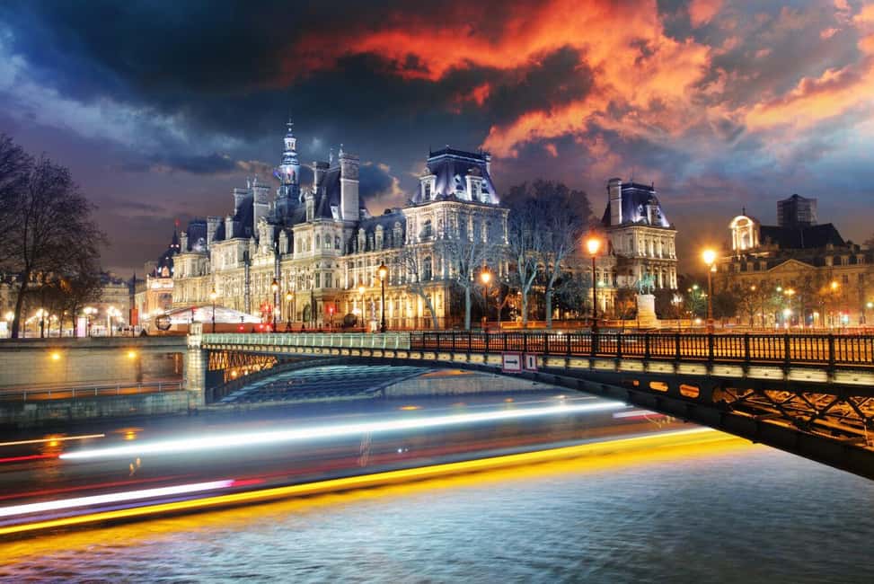Paris, between Crimes and Mysteries - Where it begins: Pont Neuf and Henry IV as your starting clue