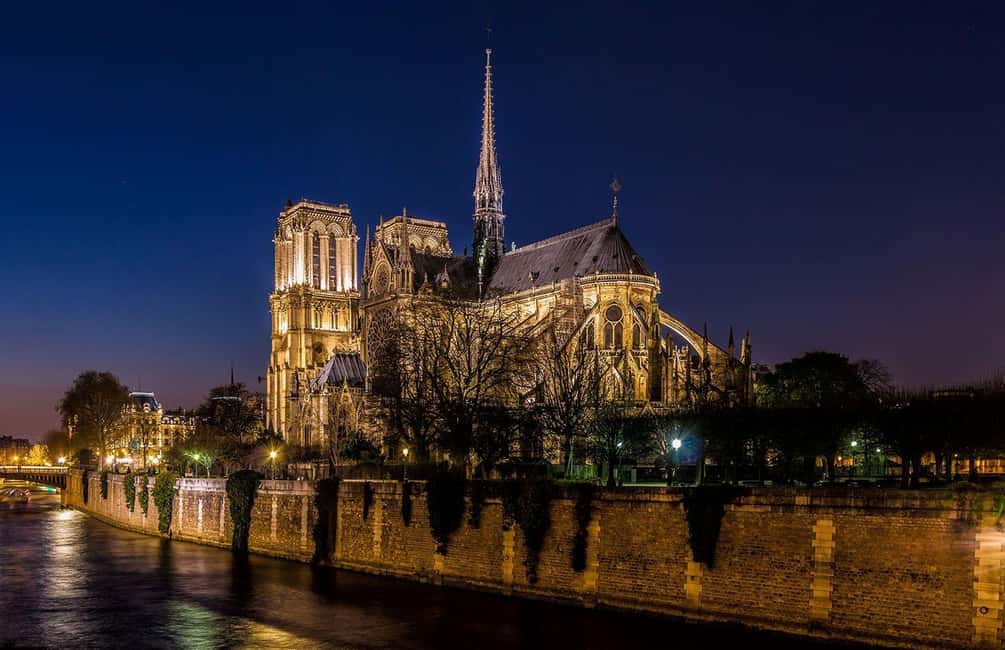 Paris, between Crimes and Mysteries - Île de la Cité: where crime stories have a home address