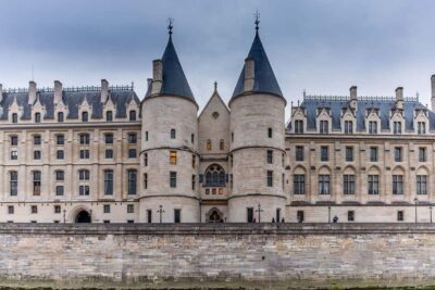 Paris, between Crimes and Mysteries - The belly of Paris: shady dealings and esoteric experiments