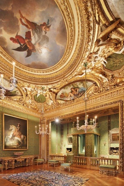 Paris: Candlelit Dinner at Vaux-le-Vicomte by Limousine - Candlelit gardens, classical music, and a Louis XIV vibe