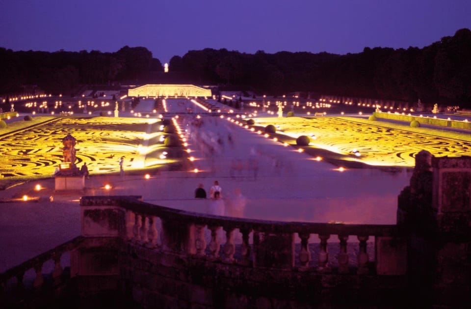 Paris: Candlelit Dinner at Vaux-le-Vicomte by Limousine - Fireworks finale: ending the night with a big visual payoff