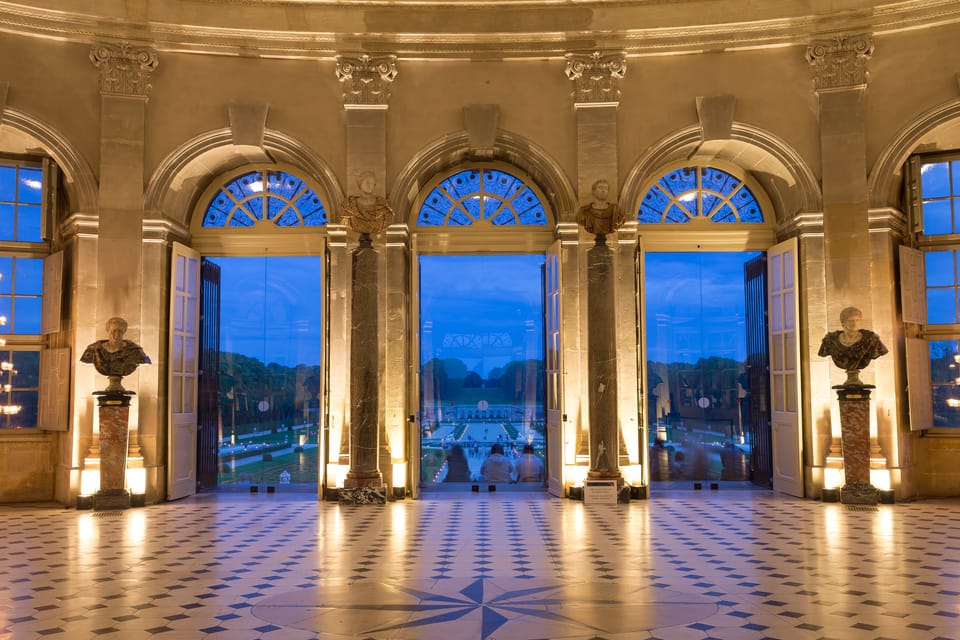 Paris: Candlelit Dinner at Vaux-le-Vicomte by Limousine - Price and logistics: is $1,045 per group worth it?