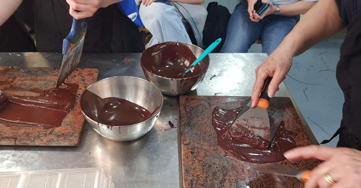 Paris: Chocolate Discovery Workshop and Tasting - Meet Yasmine and Sébastien: how the workshop is taught