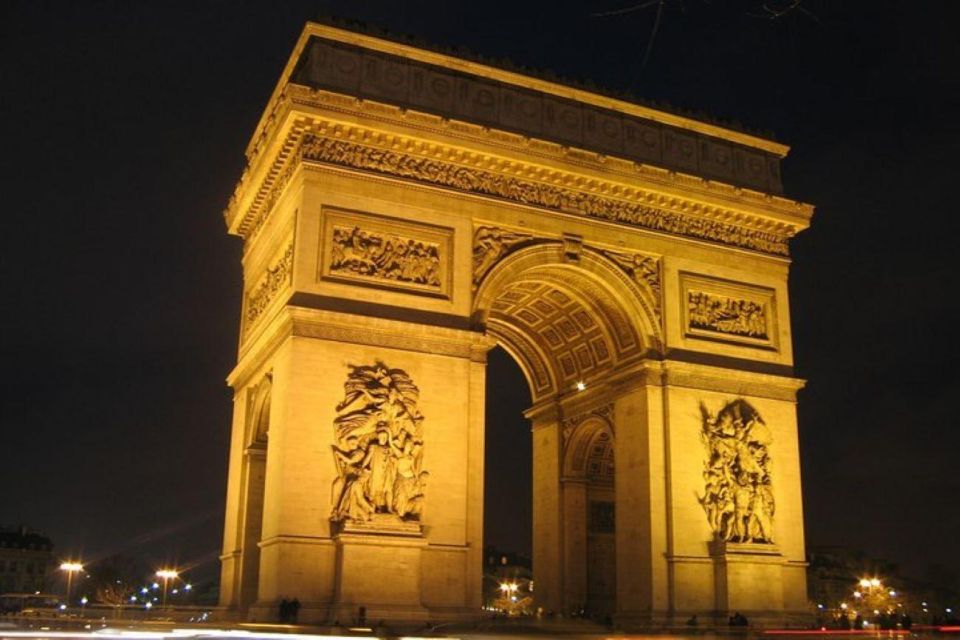 Paris: City By Night Tour - Montmartre by Night: Sacré-Cœur and the Moulin Rouge Mood