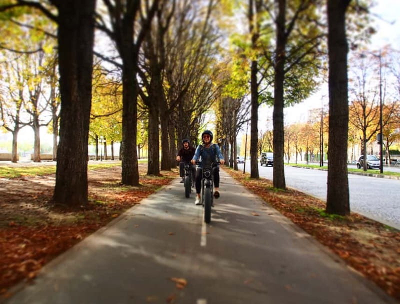 Paris: City Highlights Private Electric Bike Tour with video - Weather realities: rain doesn’t automatically ruin it