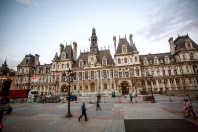 Paris: City Tour by Bus with Eiffel Tower & Optional Summit - Audio Headphones and Multi-Language Commentary: Use It, Don’t Just Hear It