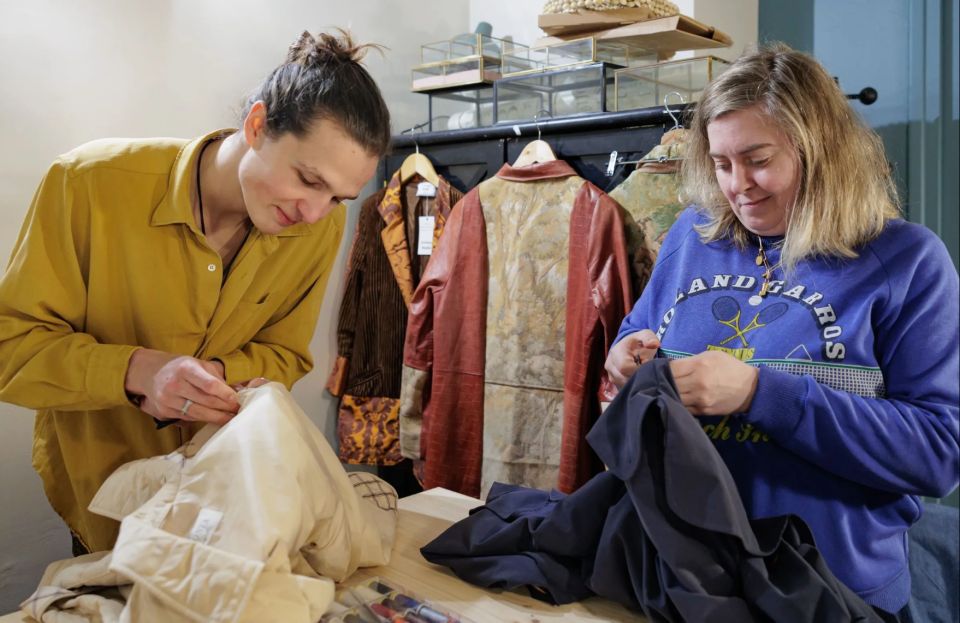 Paris: Couture workshop, upcycle your own jacket - Finishing and wearing: what you take home after 3 hours