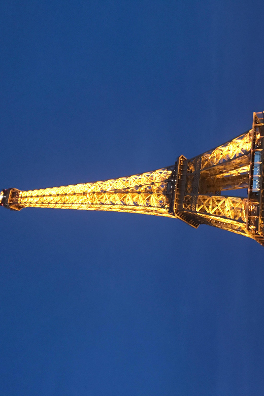Paris : croisière privée Seine, bateau moderne - 2 heures - Champagne on the Seine: What You’ll Do During the 2 Hours