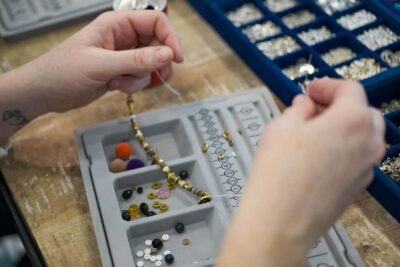 Paris: Custom Souvenir Bracelet Workshop - Your bracelet, your style: how the design time really works