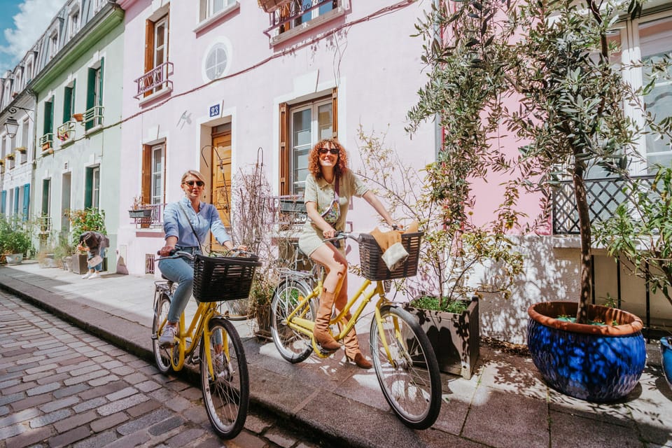Paris: Day Bike Rental - Back Streets and Big Monuments: Two Kinds of Paris in One Ride