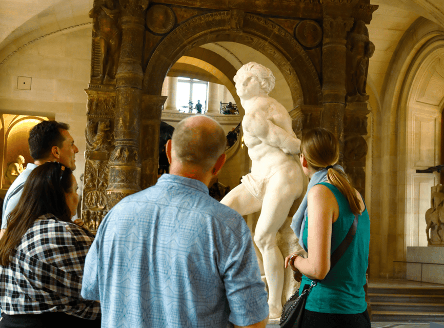 Paris: Early Morning Louvre Private Guided Tour with Pickup - Basic vs Comfort vs Luxury: which pickup option fits your style