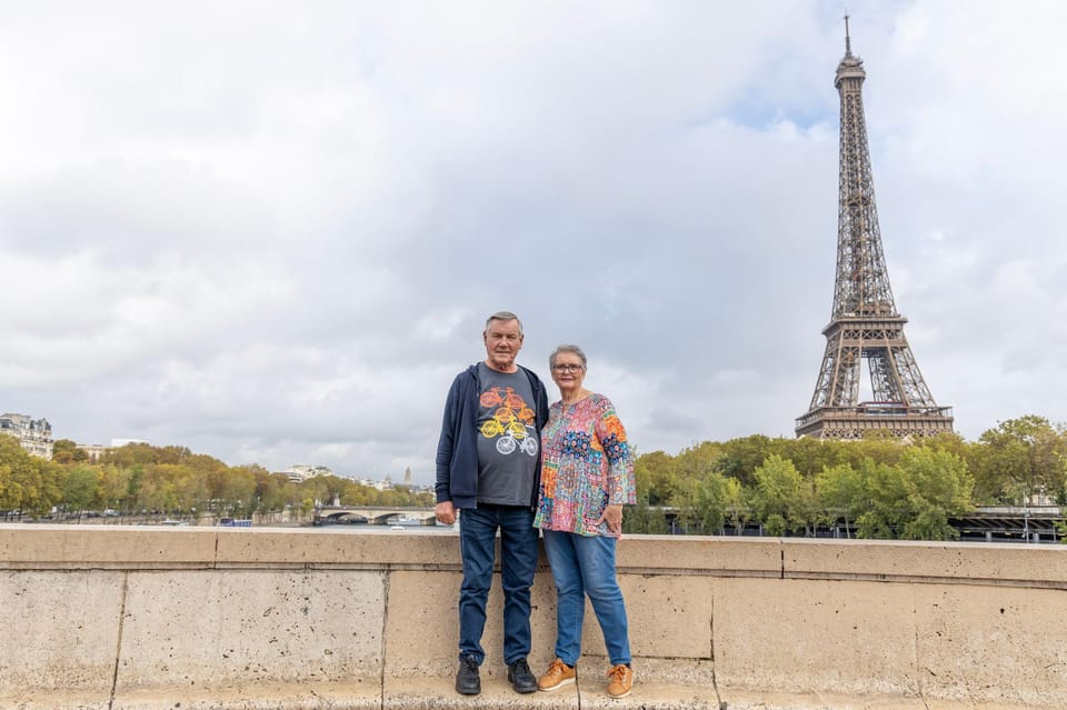Paris: Eiffel Area Private Photoshoot - A walk along the Seine for more natural Eiffel angles