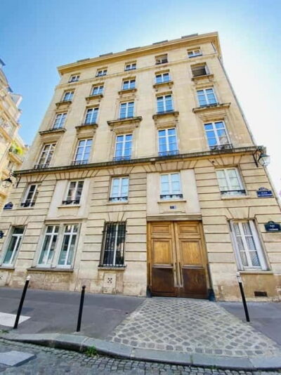 Paris: Emily Filming Locations Walking Tour - Meet Your Guide: When Fanny or Cecilia Leads the Way