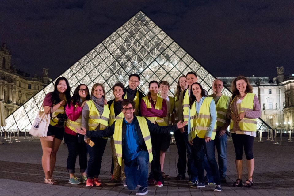 Paris: Evening Bike and Boat Tour - Meeting at Saint-Michel and getting geared up for cool evenings