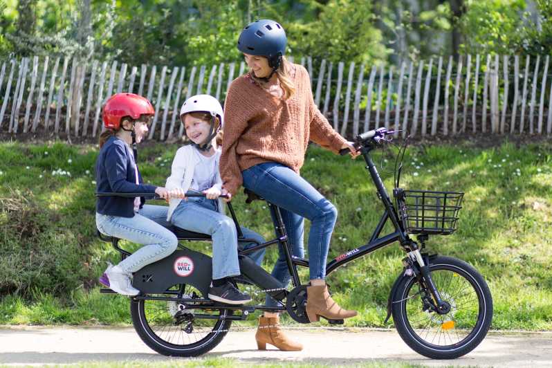 PARIS: Family e-bike longtail renting - Longtail E-bike Setup: Two Kids, Clear Limits