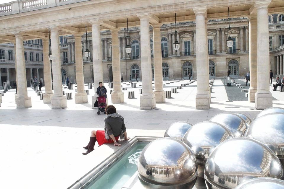 Paris: Fashion History Walking Tour in the Heart of Paris - Colonnes de Buren: how architecture attracts modern fashion influencers