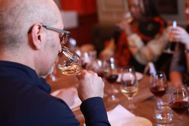 Paris: French Wine Tasting and Pairing in Montmartre - Montmartre Wine Tasting Starts at Place du Tertre