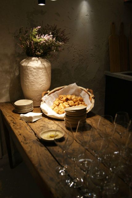 Paris : French wine tasting in Montmartre - Montmartre at Sacré Coeur: why the location matters