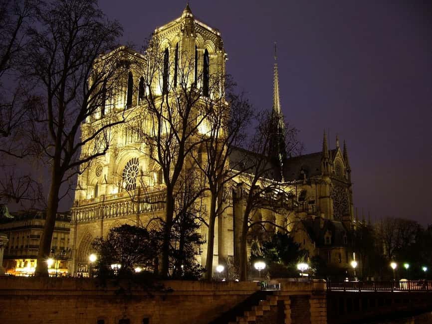 Paris: Ghosts and Dark Stories Guided Walking Tour - Key things to know before you go