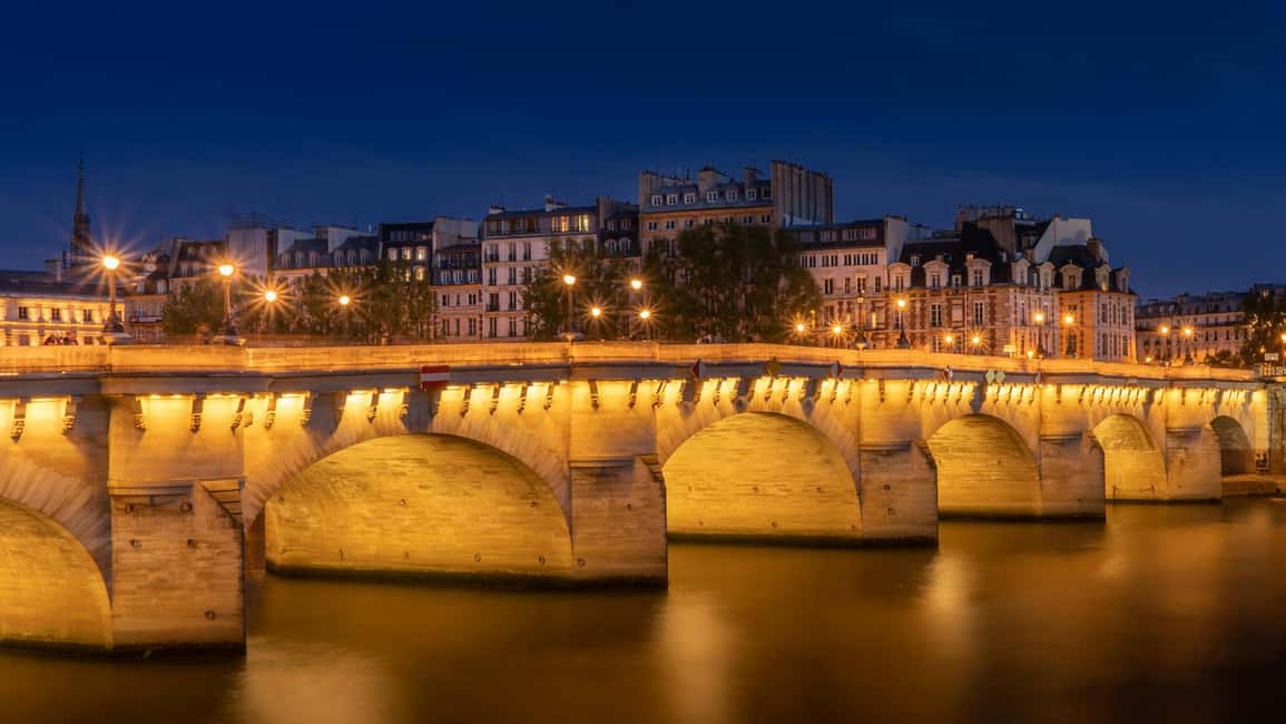 Paris: Ghosts and Dark Stories Guided Walking Tour - Rue de la Cité and the wandering nun idea