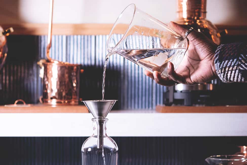 Paris gin making workshop in English - Meet the Team and the English Workshop Pace