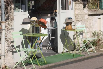 Paris: Giverny Gardens Day Trip with Professional Tour Guide - The Paris pickup that keeps your day on track