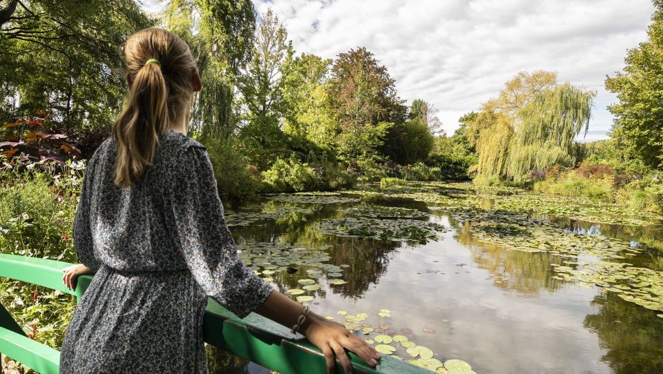 Paris: Giverny & Versailles Small Group or Private Tour - Versailles Palace: Sun King Drama, Smart Highlights, and Hall of Mirrors Time