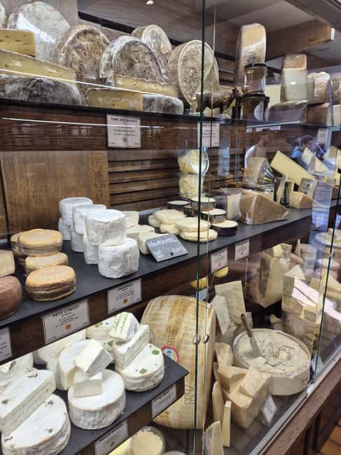 Paris Gourmet: Food Tour in South Montmartre - Meeting Point and Simple Prep That Makes the Day Easier