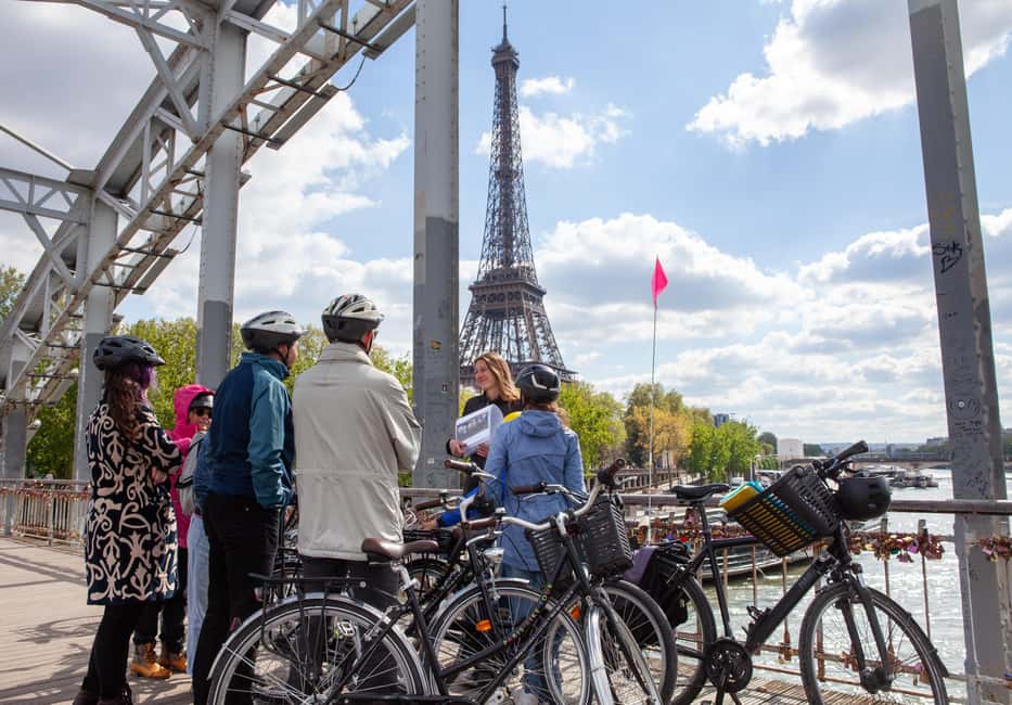 Paris: Guided bike tour - Greatest monuments of the capital - Le Marais to Île de la Cité: Paris gets real fast