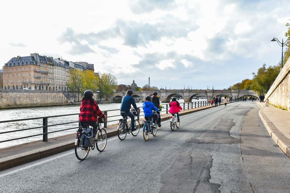 Paris: Guided bike tour - Greatest monuments of the capital - Conciergerie and the royal-square hits (with a Marie Antoinette angle)