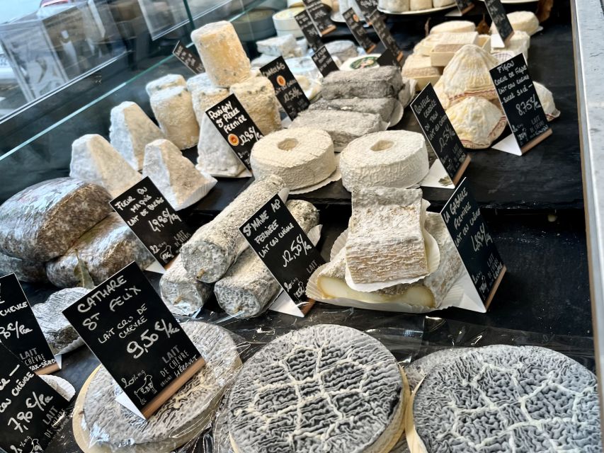 Paris: Guided Champagne & Food Tour in St-Germain-des-Pres - Champagne on foot in Saint-Germain-des-Prés