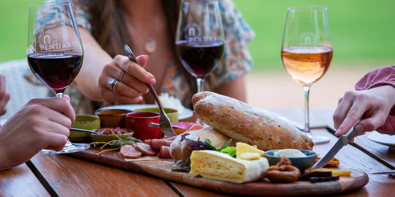 Paris: Guided Montmartre Walking Tour with Food & Wine - Key things to know before you go