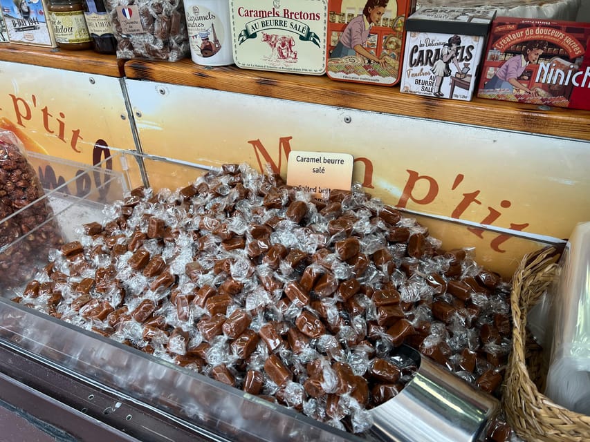 Paris: Guided Montmartre Walking Tour with Food & Wine - Cheese, Cold Cuts, and Two Drinks at the Wine Bar