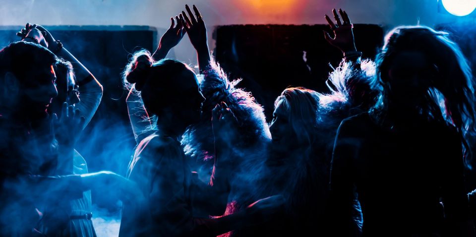 Paris: Guided New Year's Eve Bar Crawl with Drink - New Year’s Eve in Paris: why this bar crawl format works