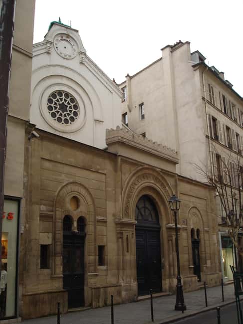 Paris: Jewish Marais District Walking Tour - From Le Marais street corners to kosher shops: what you’ll actually see