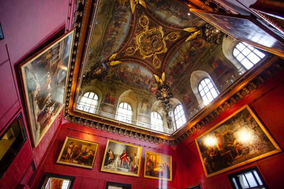 Paris: Jewish Quarter & Museum of the Art and History Tour - Synagogues and Squares: Agoudas Hakehilos and Place des Vosges