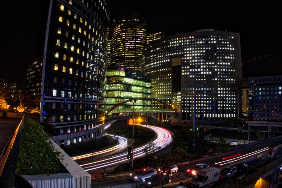 Paris: La Défense Private Guided Tour - Private guide in multiple languages: a real value lever