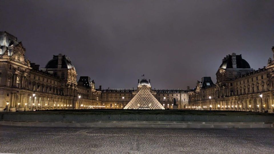 Paris : Late Night Louvre Tiny Group Tour - Meeting at Le Kiosque des Noctambules: Don’t Overthink It